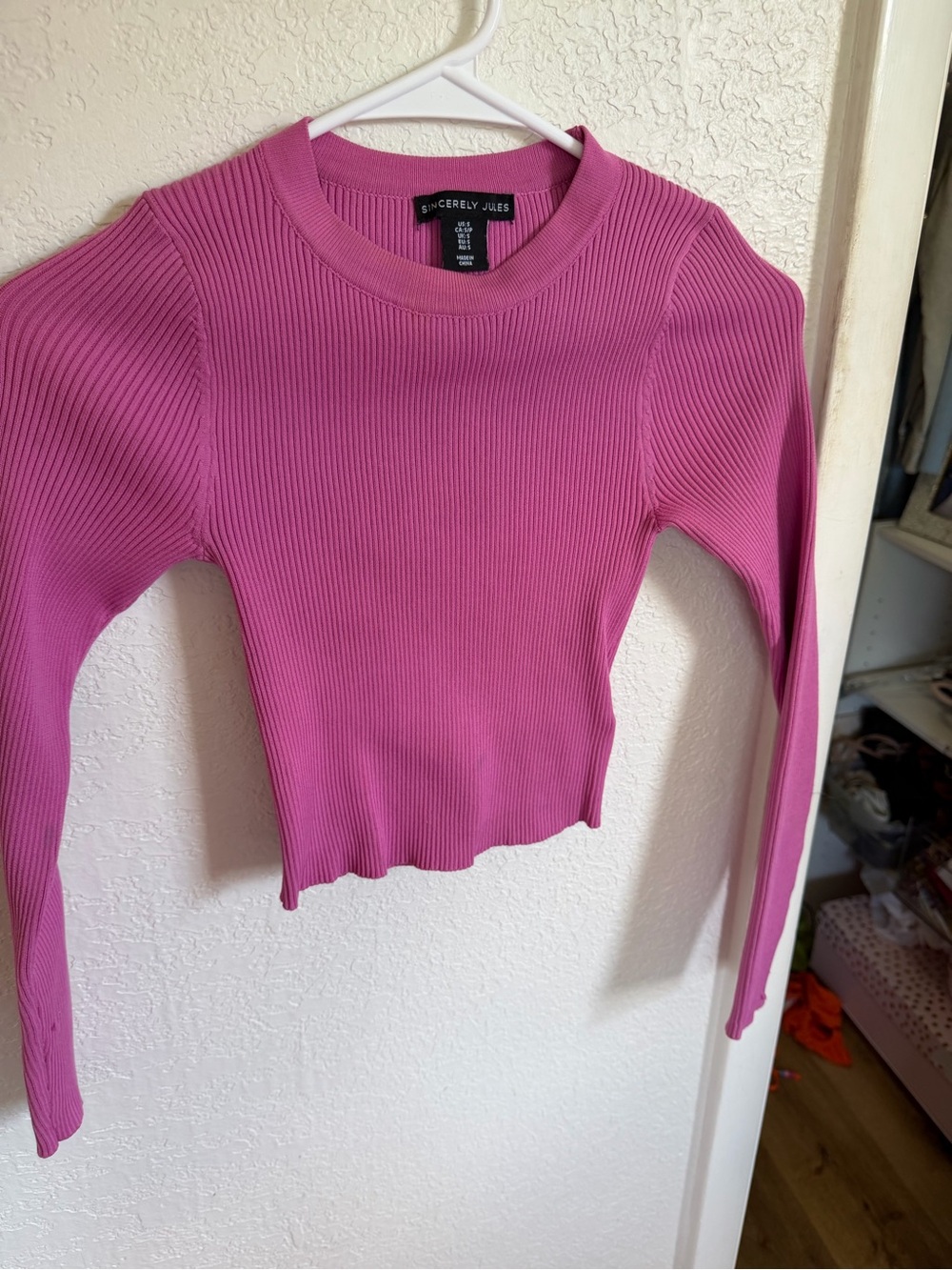 Sincerely Jules Ribbed Long-Sleeve Crop Top in Berry Pink